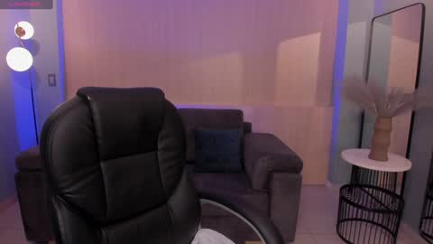 Violett Castel online show from February 2025 05:26:02 PM