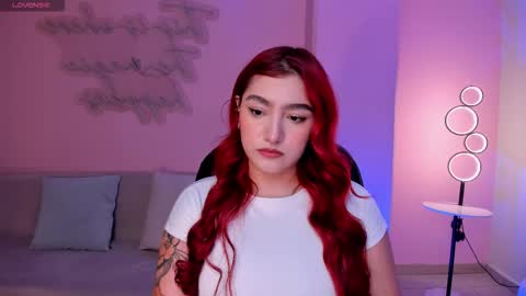 Violett Castel online show from October 2025 07:11:02 PM