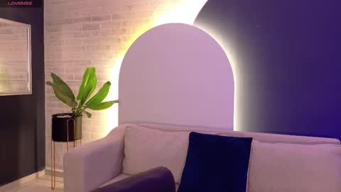 Violett Castel online show from March 2026 07:11:01 PM