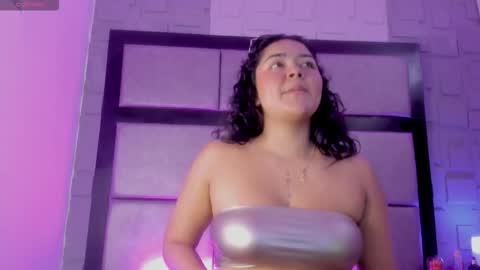 violetteecourt online show from October 2025 02:40:01 PM