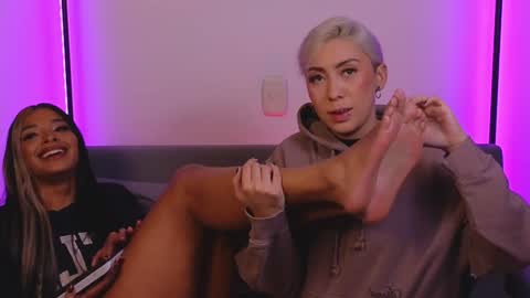 Violet online show from February 2025 01:00:01 AM