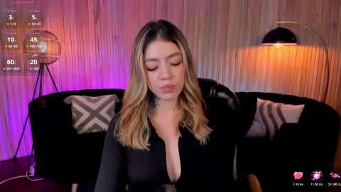 Violett  online show from February 2026 06:17:01 PM