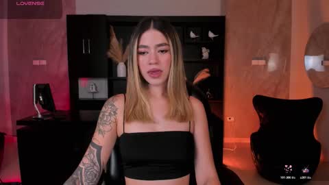 Violett  online show from March 2026 07:31:01 PM