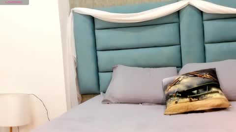 violet rossy online show from April 2026 07:07:02 PM