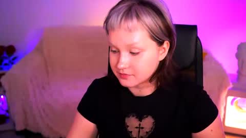 Snapshot of violettwoods chatting on July 2026 06:48:02 AM Violett online show from July 2026 06:48:02 AM