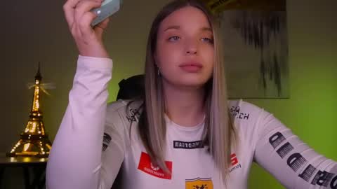 Violla online show from March 2025 08:03:02 PM