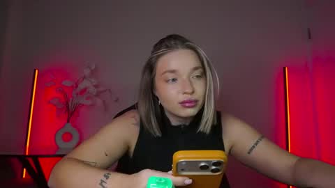 Violla online show from October 2025 10:19:02 AM