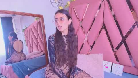 Violetta online show from September 2025 07:03:02 PM