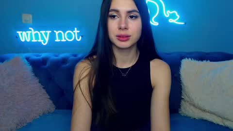 viollinalv online show from December 2024 11:46:01 AM