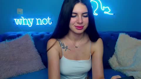viollinalv online show from December 2024 10:43:01 AM