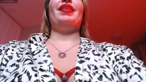 Snapshot of vip_juicy chatting on February 2025 05:50:02 PM VelvettTime online show from February 2025 05:50:02 PM