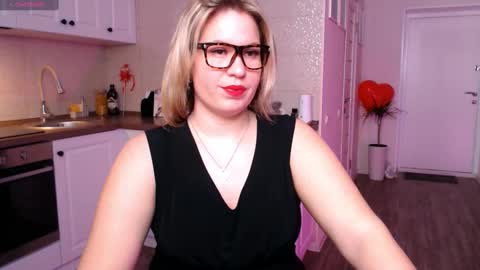 Snapshot of vip_juicy chatting on February 2025 06:32:02 AM VelvettTime online show from February 2025 06:32:02 AM