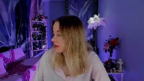 Snapshot of vireliamoonfall chatting on June 2026 09:19:02 AM Virelia online show from June 2026 09:19:02 AM