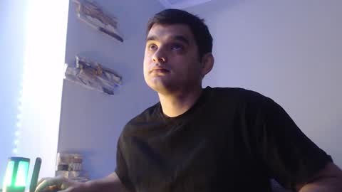 Snapshot of virgil____ chatting on December 2024 10:21:01 PM virgil____ online show from December 2024 10:21:01 PM