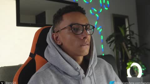 VITO BENZ online show from February 2025 10:37:01 PM