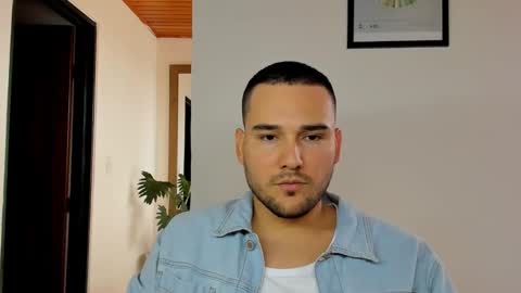 Vito Ferrer online show from January 2025 04:50:02 PM