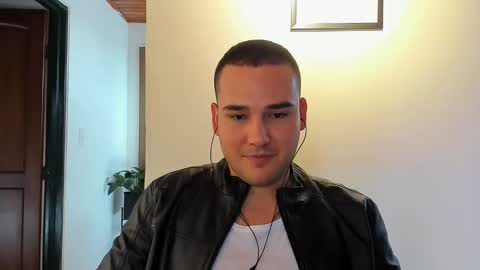 Vito Ferrer online show from February 2025 07:21:01 PM