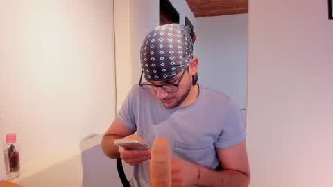 Vito Ferrer online show from October 2025 11:33:02 AM