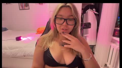 Snapshot of viva_lovee chatting on July 2026 03:49:01 PM viva_lovee online show from July 2026 03:49:01 PM