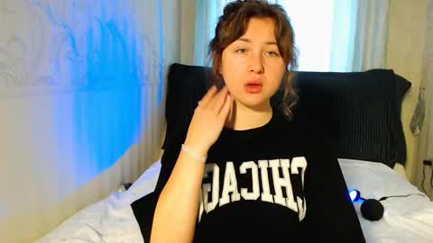 Snapshot of vivi__nova chatting on October 2025 06:56:02 AM Vivi online show from October 2025 06:56:02 AM