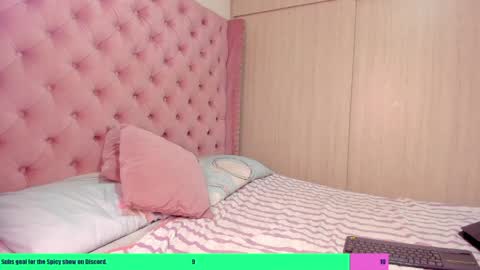 vivi cooper online show from April 2026 02:04:02 AM