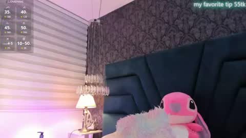 Snapshot of vivi_prinncess chatting on July 2026 01:47:01 AM Viviana online show from July 2026 01:47:01 AM