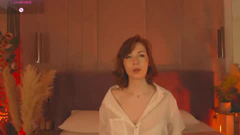 vivi_west online show from April 2026 06:01:01 PM