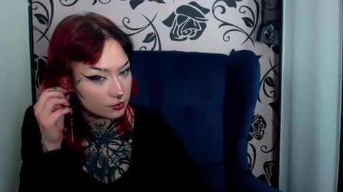 ViviaDarc online show from November 2025 06:32:01 PM