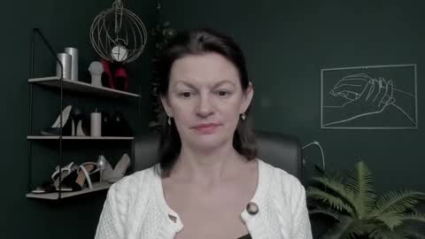 Vivian online show from December 2025 07:03:01 AM