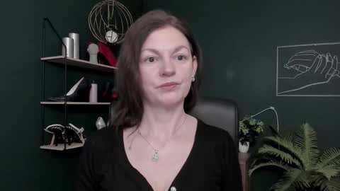 Vivian online show from February 2026 09:38:01 AM