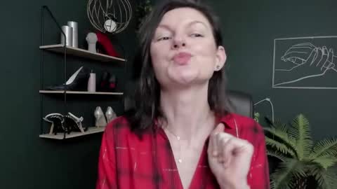 Vivian online show from February 2026 07:50:01 AM