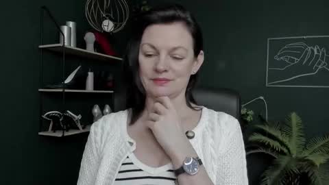 Vivian online show from February 2026 07:51:02 AM