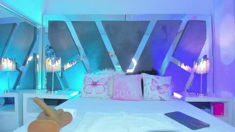 Vivian Monroe online show from February 2026 10:11:02 AM