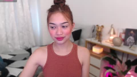 Vivian online show from December 2025 12:49:02 AM