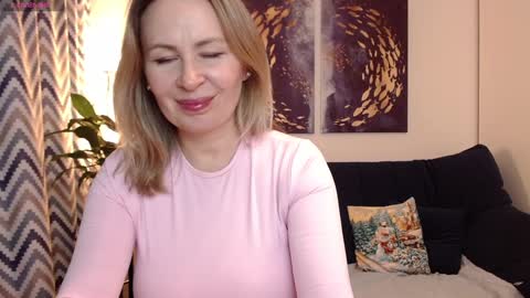 Snapshot of vivian_soul chatting on December 2024 06:17:02 PM Vivian online show from December 2024 06:17:02 PM