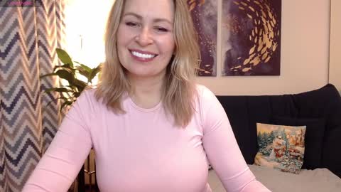 Snapshot of vivian_soul chatting on December 2024 06:28:01 PM Vivian online show from December 2024 06:28:01 PM