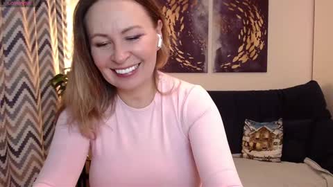 Snapshot of vivian_soul chatting on February 2025 06:04:02 PM Vivian online show from February 2025 06:04:02 PM