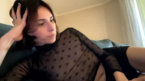 vivianglow online show from July 2026 01:24:01 PM
