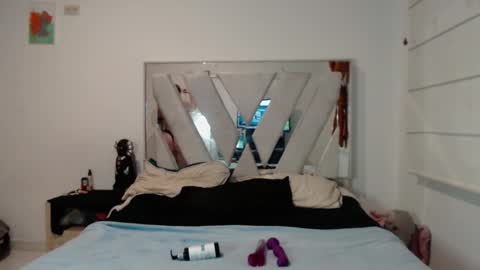 Snapshot of vivianita_lov19 chatting on September 2025 11:38:02 PM Viviana online show from September 2025 11:38:02 PM