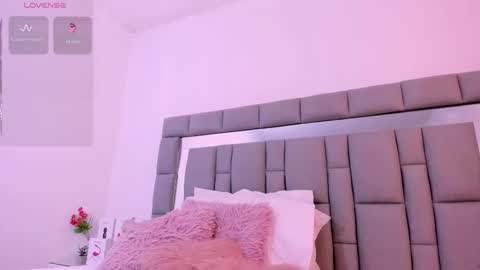 Vivi online show from October 2025 12:02:02 PM