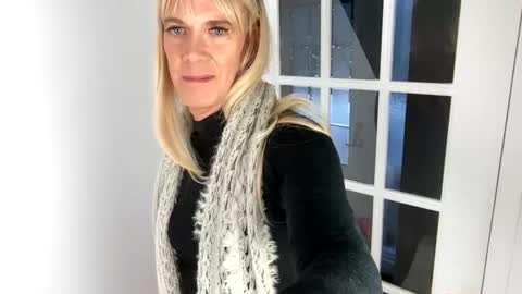Snapshot of viviannexxx2022 chatting on December 2024 08:58:01 PM Vivlove online show from December 2024 08:58:01 PM