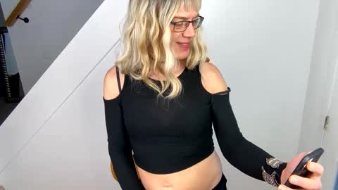 Snapshot of viviannexxx2022 chatting on January 2025 06:56:02 PM Vivlove online show from January 2025 06:56:02 PM