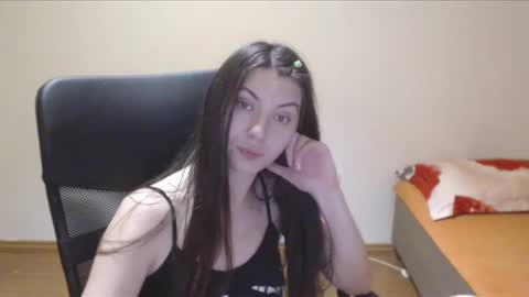 Snapshot of vivianngray chatting on December 2024 07:25:02 PM Vivian Gray online show from December 2024 07:25:02 PM