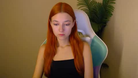 Vivien online show from November 2025 07:24:01 PM