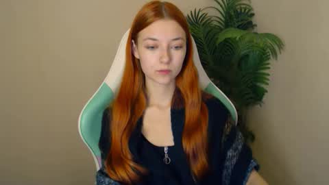 Vivien online show from November 2025 07:02:02 PM