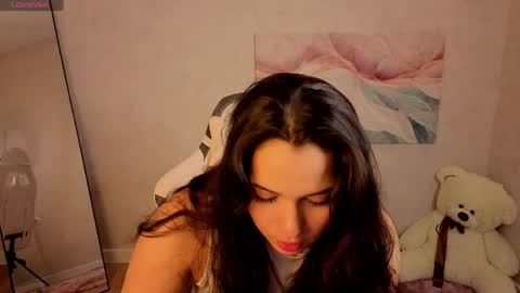 Snapshot of vivien_ross chatting on May 2026 01:46:01 AM vivien_ross online show from May 2026 01:46:01 AM