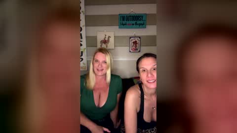 vivienesky online show from May 2026 01:11:02 AM