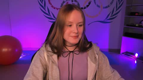 Snapshot of vivienleeigh chatting on December 2024 01:10:01 PM Vivien online show from December 2024 01:10:01 PM