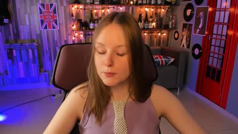 Snapshot of vivienleeigh chatting on December 2024 01:17:01 PM Vivien online show from December 2024 01:17:01 PM