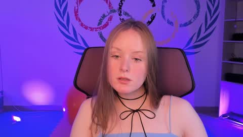 Snapshot of vivienleeigh chatting on December 2024 04:05:01 PM Vivien online show from December 2024 04:05:01 PM